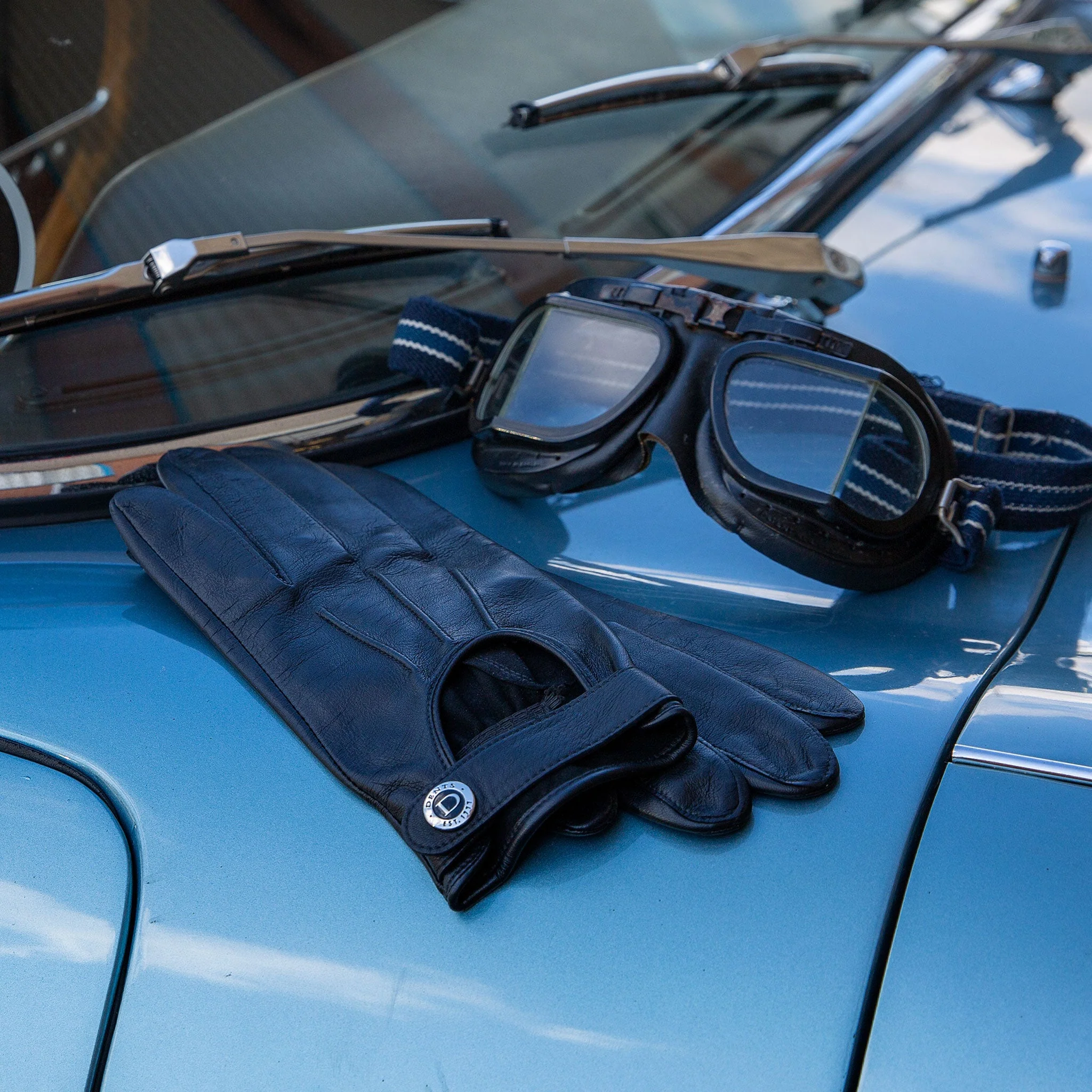 Men’s Three-Point Leather Driving Gloves with Wristwatch Cut-out - Image 3