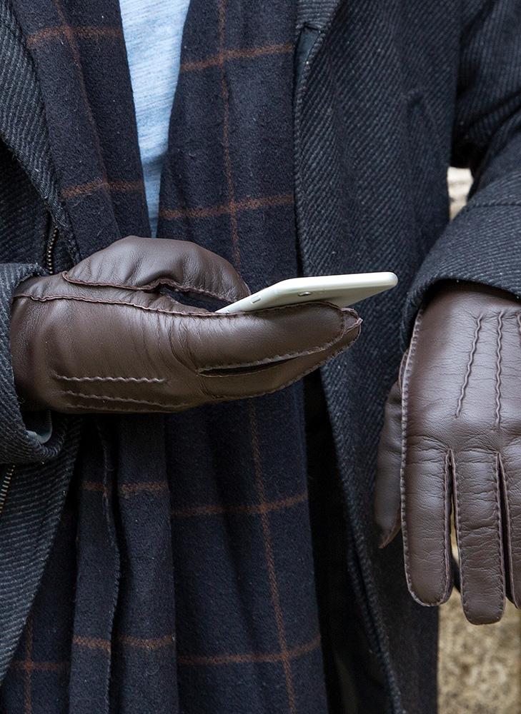 Men's Touchscreen Handsewn Three-Point Cashmere-Lined Leather Gloves - Image 4