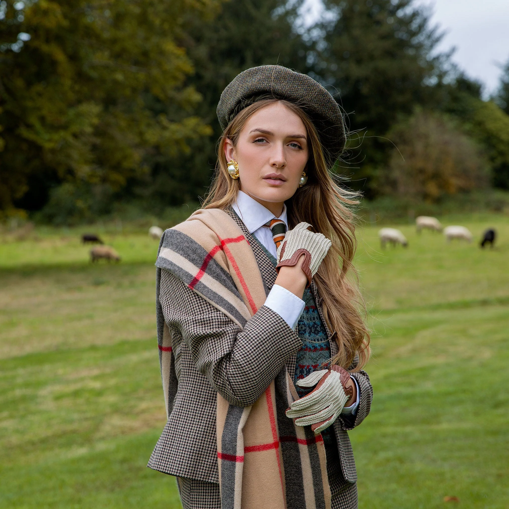 Women's Handsewn Crochet-Back Imitation Peccary Leather Driving Gloves - Image 13